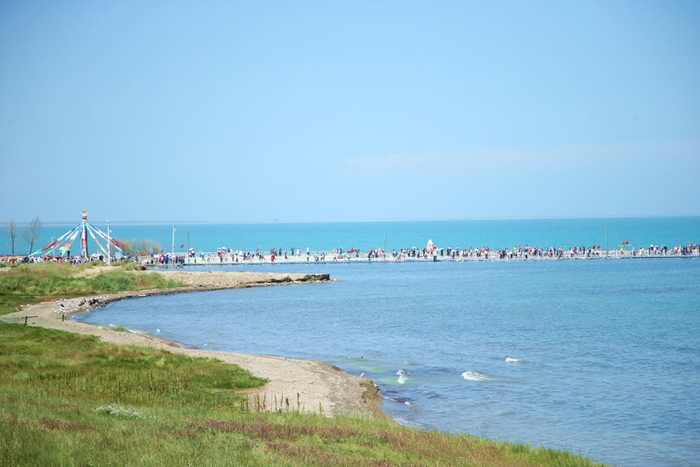 水碧天藍(lán)，青海湖秋光正好